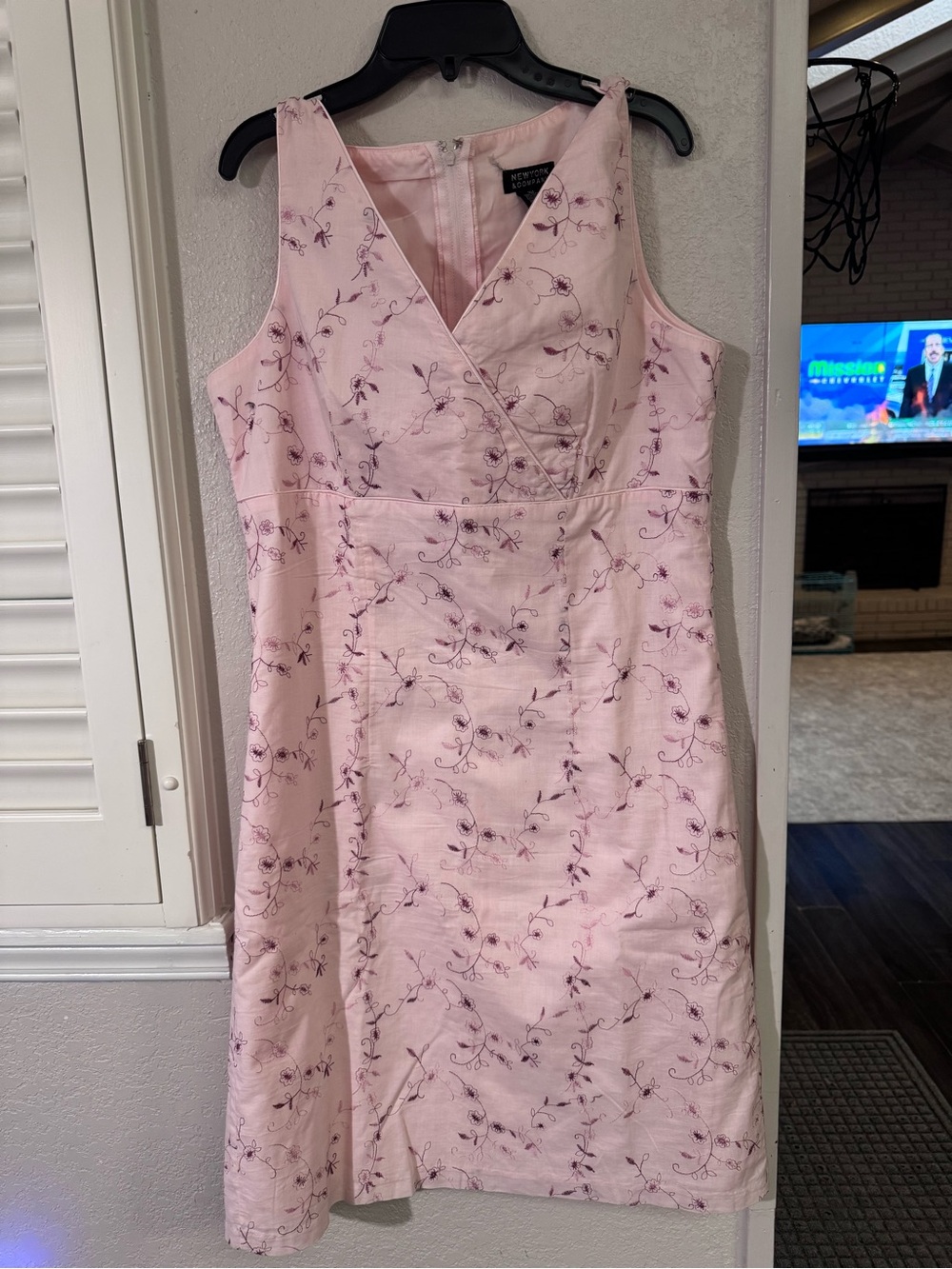 New York & Company Light Pink Floral Midi Dress